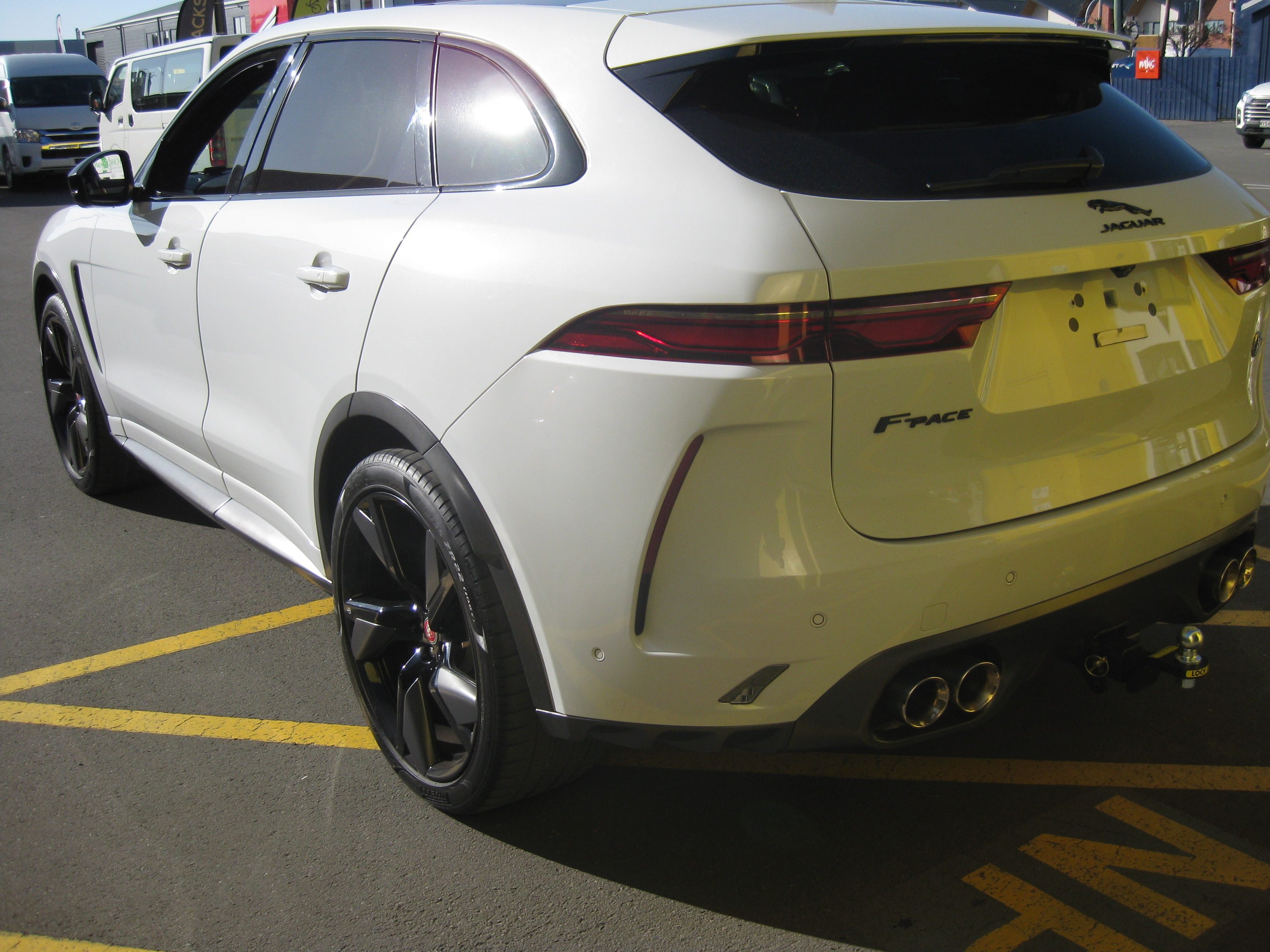 JAGUAR F-PACE STATIONWAGON 2016-CURRENT